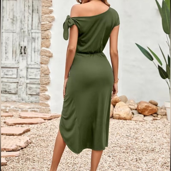 Classic Elegant Knot Asymmetrical Off Shoulder Draped Ruched Slit Dress Green - Picture 4 of 8